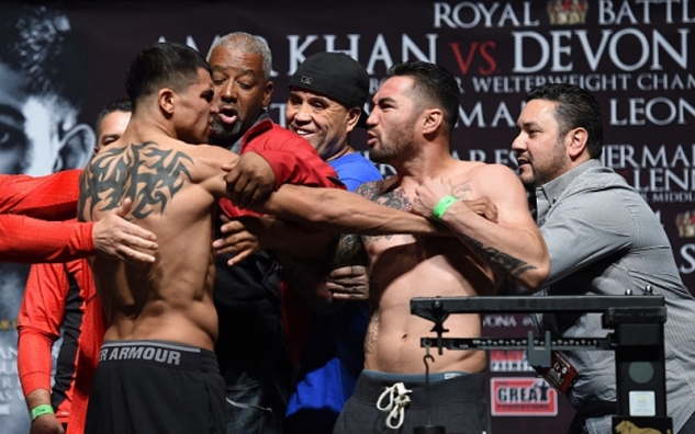 Ortiz vs. Perez na vážení / zdroj foto: Boxingscene.com