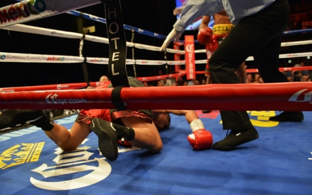 Cuellar vs. Lopez / zdroj foto: Boxingscene.com