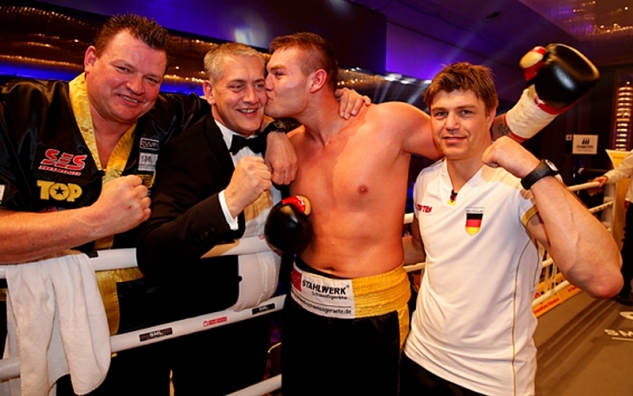 Tom Schwarz vs. Jakob Gospic / zdroj foto: SES Boxing, P. Gercke